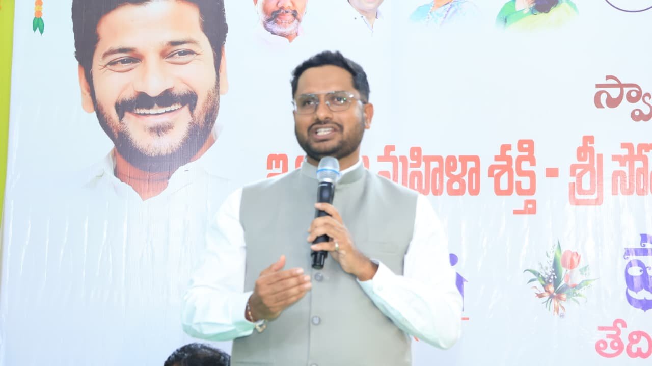 జిల్లా లో పలు చోట్ల shg సభ్యులతో......వనితా టీ స్టాల్ లను ఏర్పాటు.....